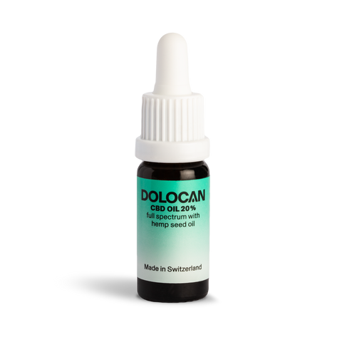 Flasche mit 20% CBD Vollspektrum Öl und Hanfsamenöl, 10ml, weißer Tropfer, grünes Etikett, hergestellt in der Schweiz.