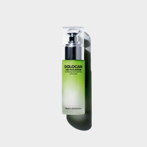 CBD Face Serum von DOLOCAN mit hochwertigen Inhaltsstoffen. Ideal für empfindliche Haut, spendet Feuchtigkeit und reduziert Hautirritationen.