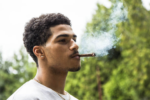 Cannabiskonsum insbesondere bei jungen Erwachsenen verbreitet