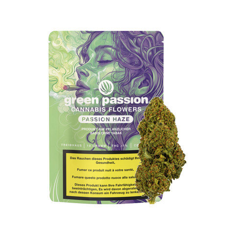 CBD Blüten Passion Haze Treibhaus von Green Passion – Hochwertige Schweizer Greenhouse-Qualität mit intensivem Haze-Aroma. Verpackung und Blüte in Nahaufnahme.