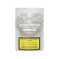 White Passion Outdoor de Green Passion – un emballage stylé au design élégant, rempli de fleurs de CBD suisses aromatiques.