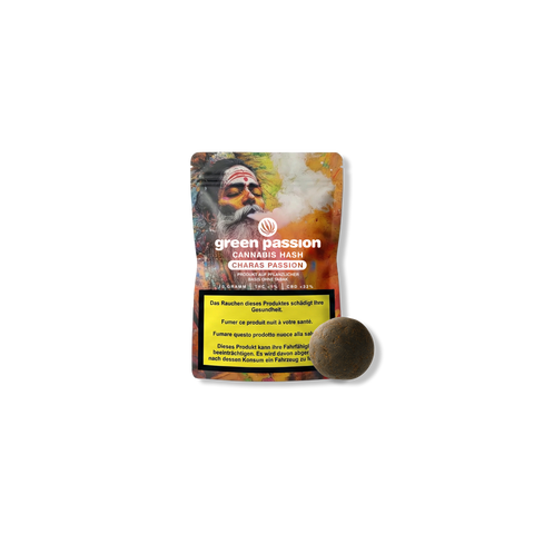 Confezione di hashish CBD Charas Passion di Green Passion con un'immagine colorata e un avviso sulla salute in diverse lingue.
